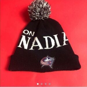 Black and white Canadian molson toque 🖤🤍​​​​​​​​​​​​​​​​​​​​​​​​